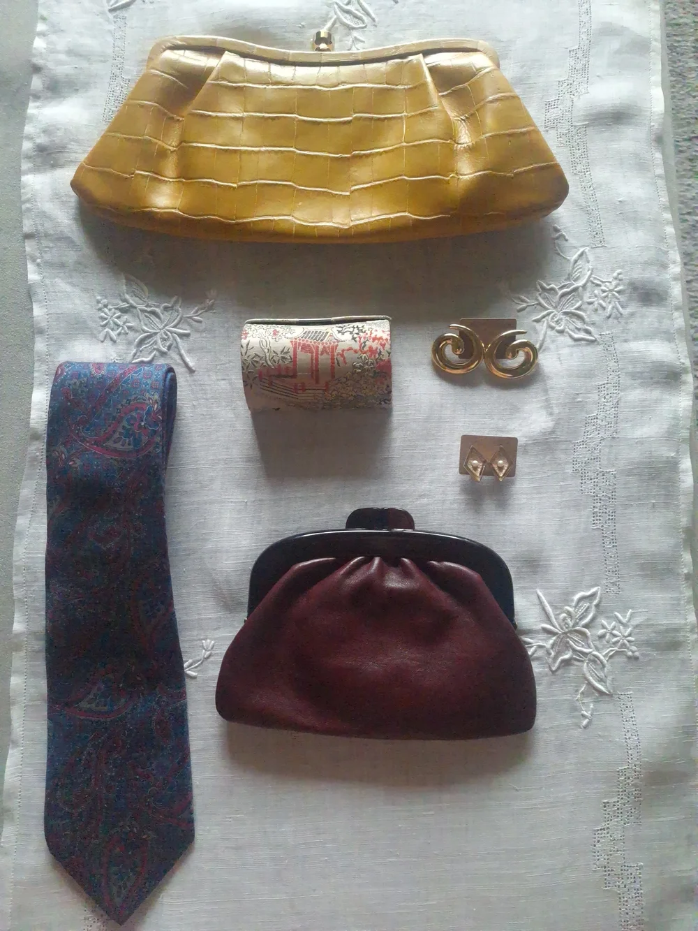 Silk Fabric Vintage Mini Lipstick Case - Ivory with Red Floral Motif